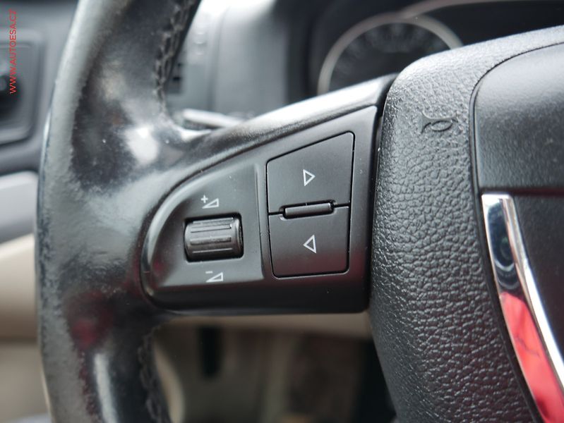 Škoda Octavia (2011) 1.6 TDi, Elegance, DSG - fotka 15 z 20