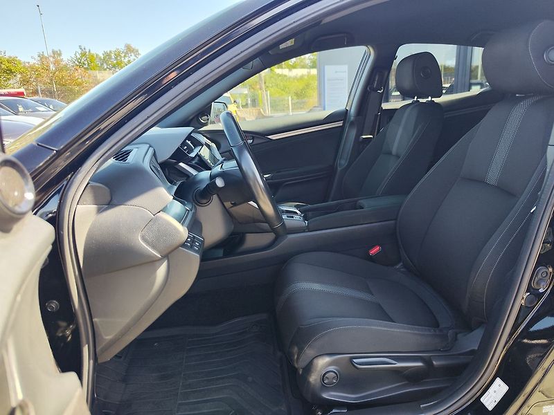Honda Civic 1.0 i-VTec/93kW Elegance - fotka 13 z 30