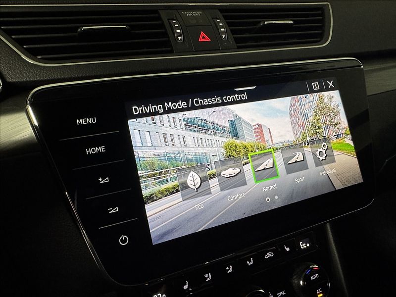 Škoda Superb 1,4 TSi  DSG iV Style Virtual - fotka 37 z 50