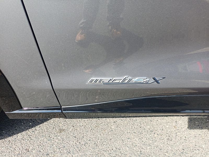Ford Mustang Mach-E (2022) 4x4 - Extended Range - 99Kwh b - fotka 27 z 28