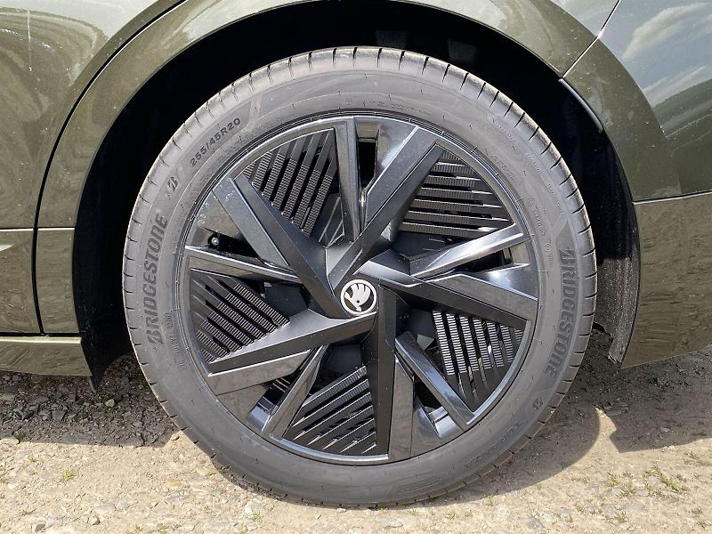 Škoda Enyaq (2026) 85x RS - fotka 29 z 33