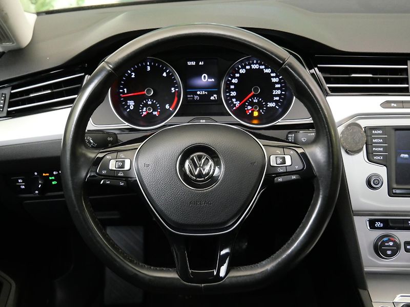 Volkswagen Passat - fotka 17 z 25
