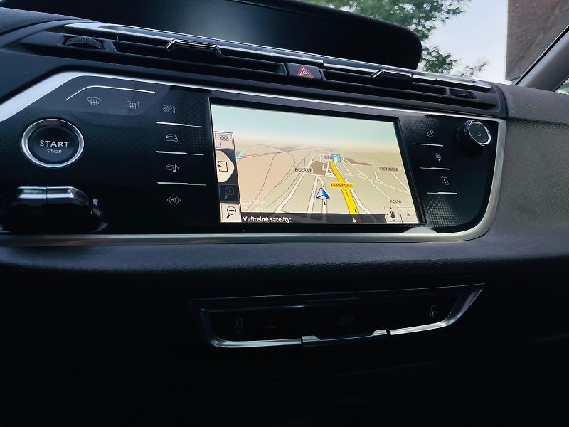Citroën Grand C4 Picasso 2.0HDi MAN 7MÍST KAMERY TAŽNÉ - fotka 36 z 60