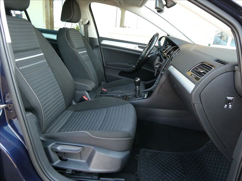 Volkswagen Golf 1,6 TDi 81kW CUP,2xkola,naviga - fotka 20 z 48