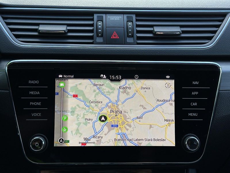 Škoda Superb 1.4TSi iV PHEV DSG 218PS KESSY - fotka 32 z 46
