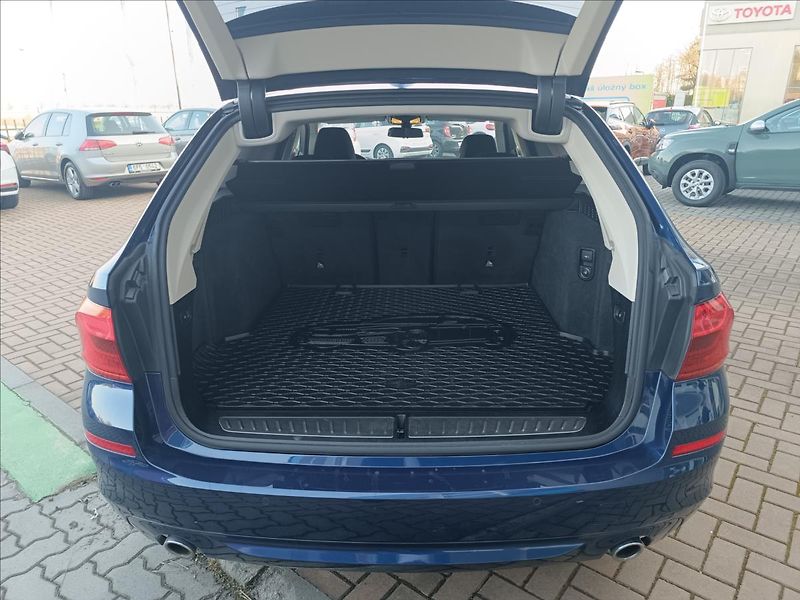 BMW Řada 5 2,0 520d Xdrive Touring - fotka 8 z 20