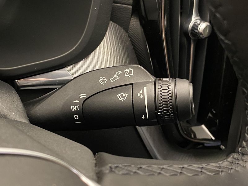 Volvo XC60 T8 AWD RECHARGE REZERVACE - fotka 23 z 65