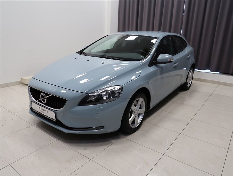 Volvo V40 2,0 D AT - fotografie inzerátu