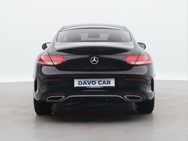Mercedes-Benz Třídy C 2.0 300d 180kW 4Matic CZ DPH - fotka 6 z 29
