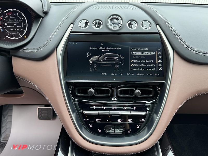 Aston Martin DBX V8-BLACK-R23-ZÁRUKA-12TKM - fotka 34 z 46