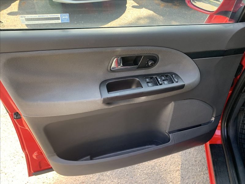 Volkswagen Sharan 1,8 t LPG 7MÍST - fotka 10 z 19