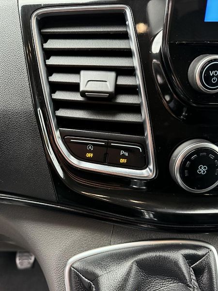 Ford Tourneo Custom (2018) SPORT - 2,0TDCi - 125kw - fotka 35 z 69