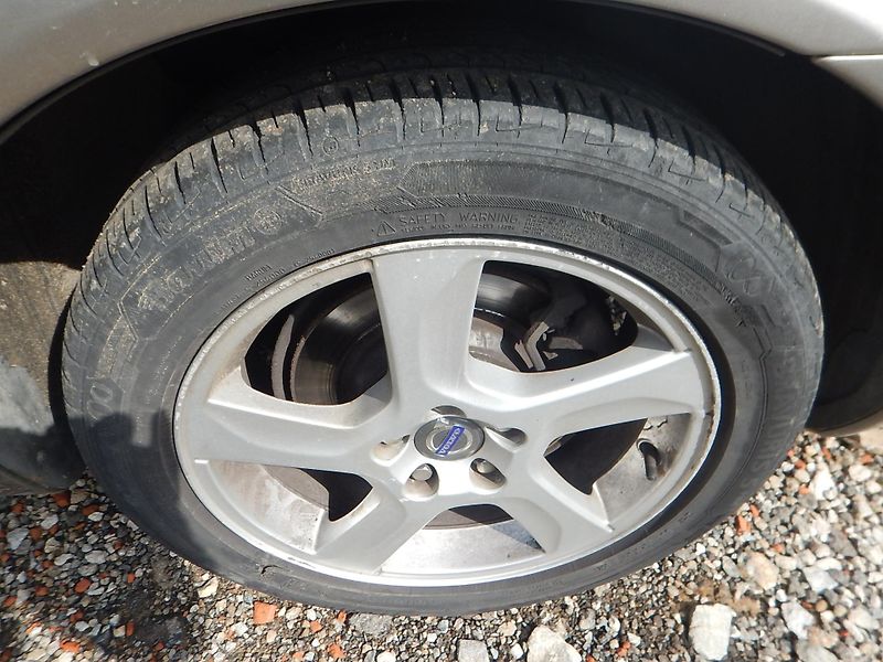 Volvo V70 D3 2.0 D, AUT, 120 kW  - fotka 15 z 31