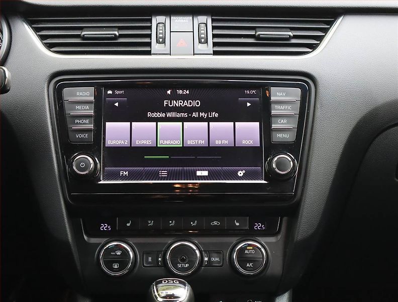 Škoda Octavia (2015) RS 2.0 TDI, Automat, Kůže - fotka 12 z 19