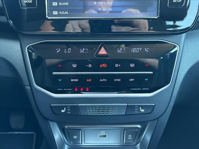 SsangYong Tivoli 1,5 TGDI  Grand manuál + Záruk - fotka 19 z 23