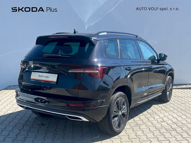 Škoda Karoq (2025) Sportline 1,5TSI / 110 kW DSG - fotka 2 z 36