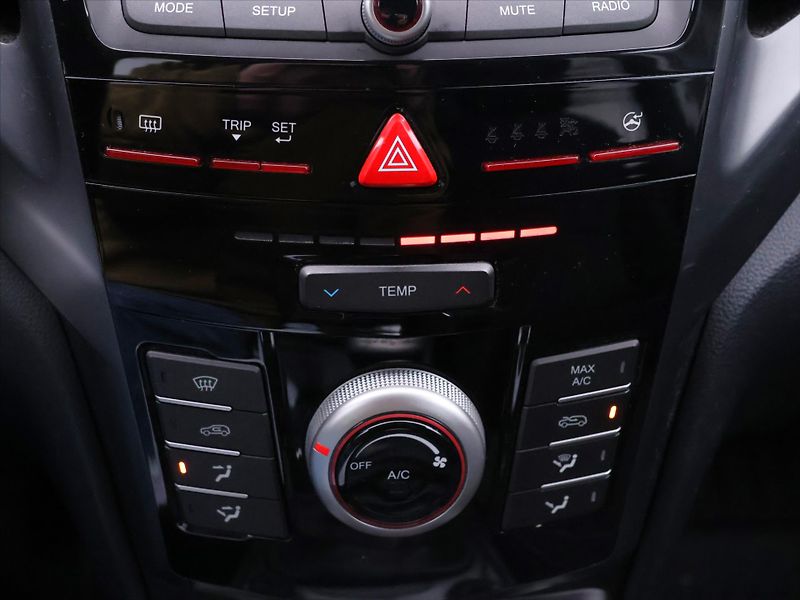 SsangYong XLV 1,6 e-XDi 85kW Klima 1.Maj - fotka 22 z 31