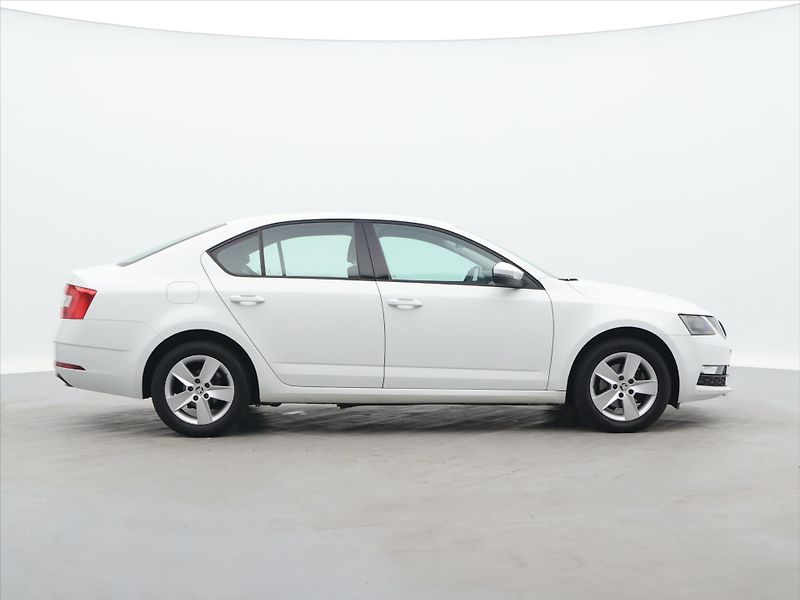 Škoda Octavia 1,4 TSI 110kW CZ Ambition 1Maj - fotka 8 z 38