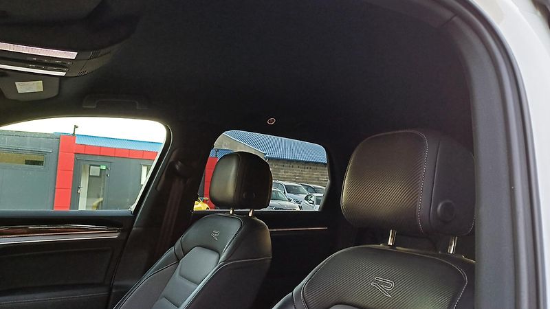 Volkswagen Touareg R-LINE 210kW-WEBASTO-HUD-TZ- - fotka 23 z 50
