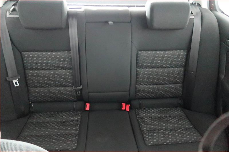 Škoda Octavia (2012) Ambition 1.6, ČR,1.maj - fotka 10 z 15