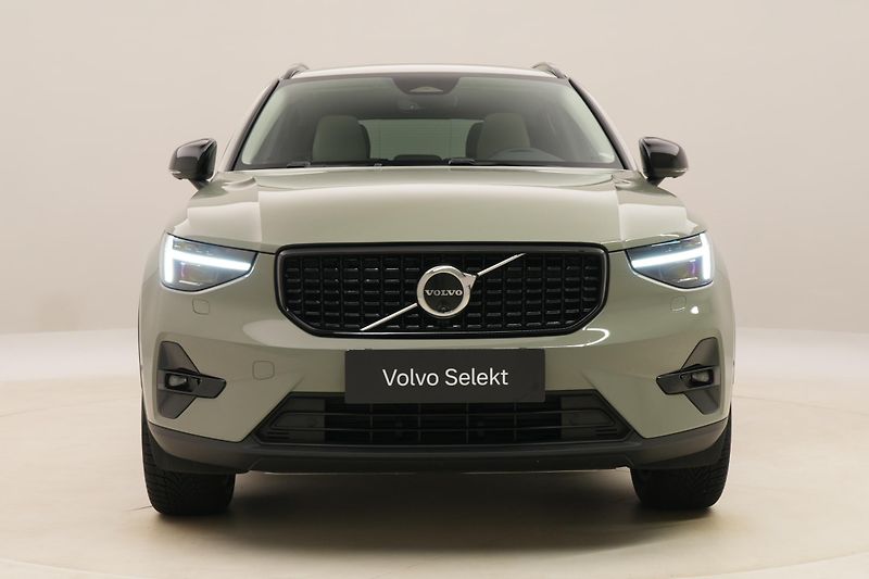 Volvo XC40 B4 DARK ULTRA AUT CZ - fotka 16 z 59