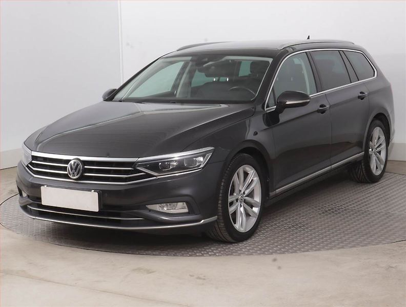 Volkswagen Passat (2020) Elegance 2.0 TDI, Automat - fotka 2 z 17