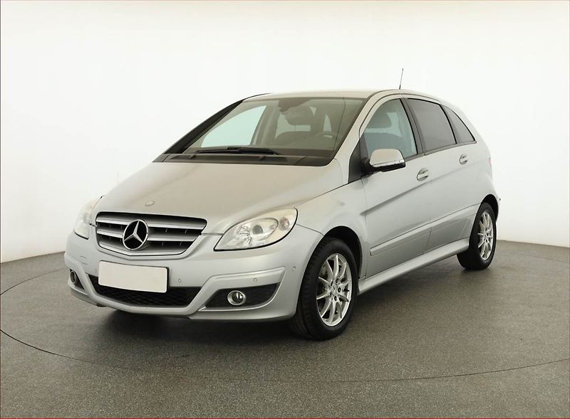 Mercedes-Benz Třídy B (2010) B 180 CDI , po STK, Tažné - fotka 2 z 16