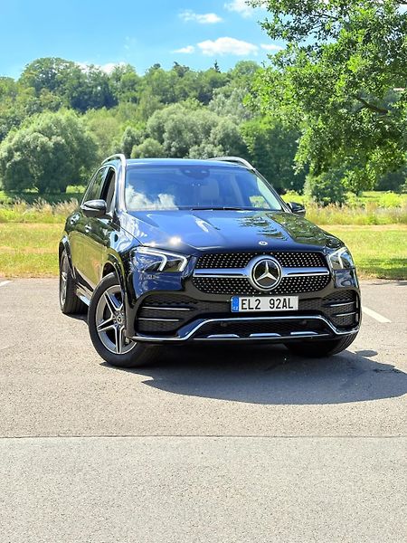 Mercedes-Benz GLE (2021) 300e - fotka 2 z 26