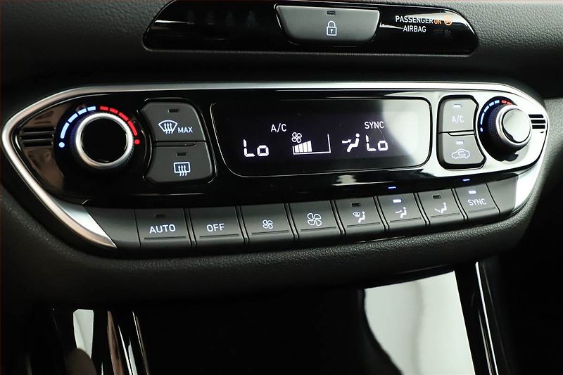 Hyundai i30 (2025) 1.0 T-GDI, N-LINE, AUTOMAT - fotka 17 z 21