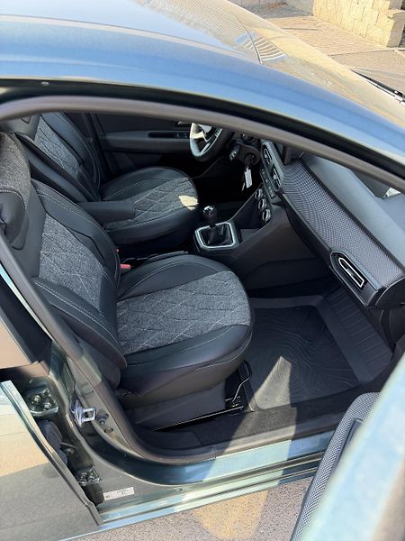 Dacia Sandero 1,0i 67kW LPG  - fotka 13 z 15