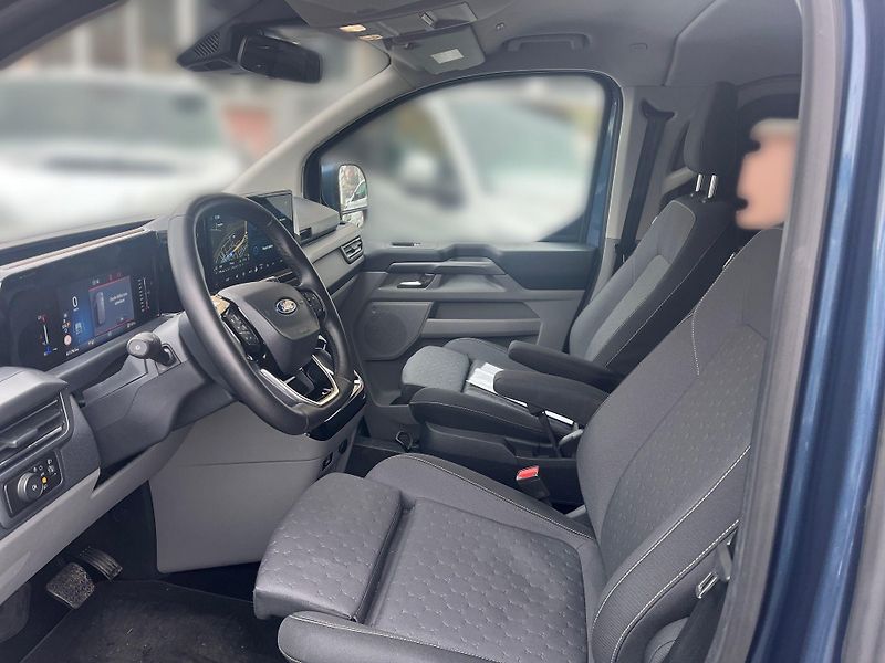 Ford Tourneo Custom (2024) Titanium L2 AWD, 2.0 EcoBlue - fotka 7 z 13