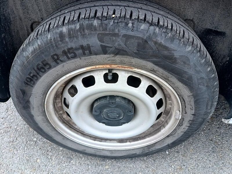 Opel Combo 1.2T - fotka 15 z 31