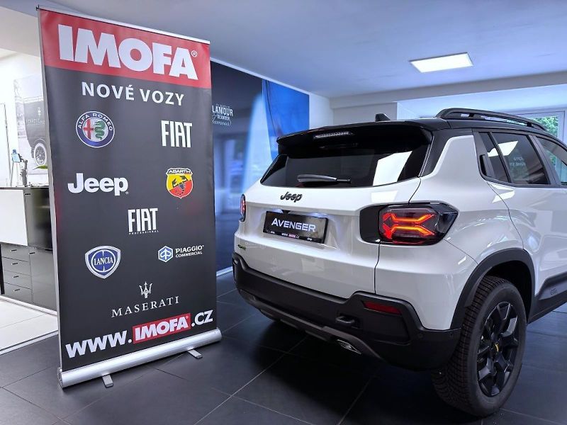 Jeep Avenger (2026) 1.2 T e-hybrid AT 145k 4xe The - fotka 5 z 19
