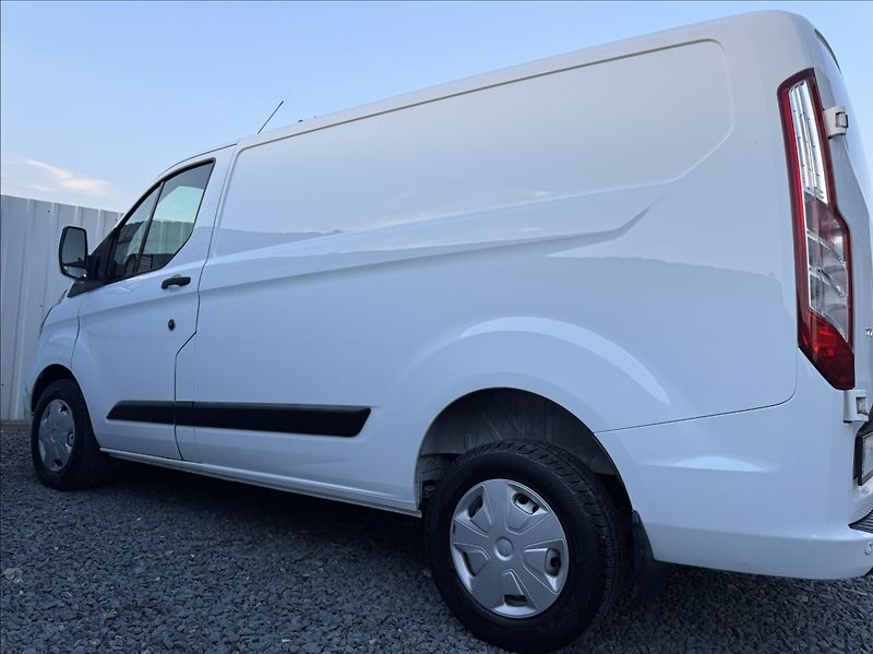 Ford Transit Custom 2,0 TDCi L1H1 DPH 1.maj ČR - fotka 26 z 50