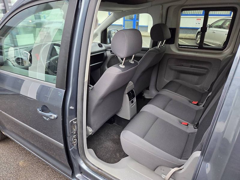 Volkswagen Caddy (2010) 1.9 TDI 4x4 - fotka 18 z 25