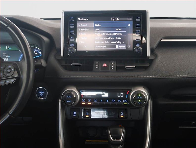 Toyota RAV4 (2020) 2.5 Hybrid - fotka 12 z 20