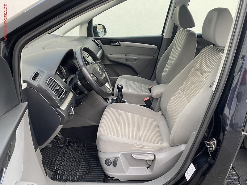Seat Alhambra (2012) 2.0TDi, AC, výhřev sed. - fotka 9 z 16