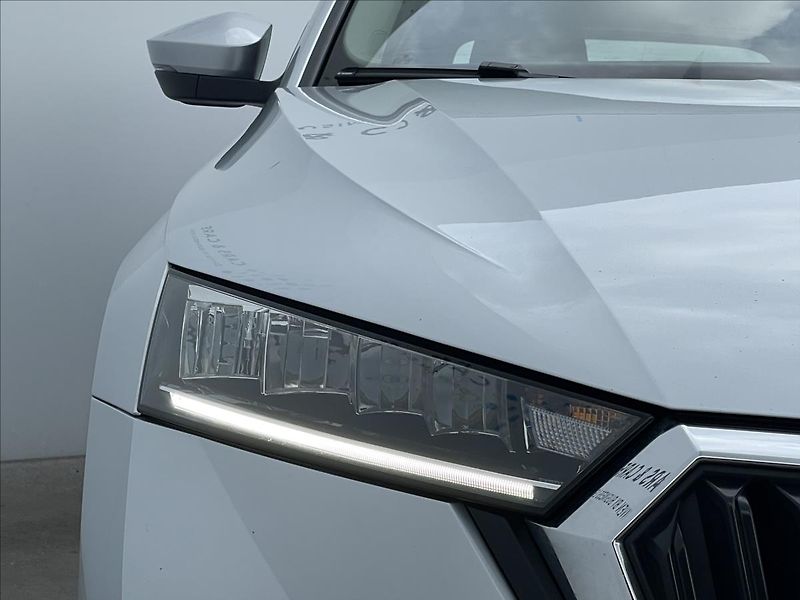 Škoda Octavia 2,0 TDI Combi Ambition Plus - fotka 20 z 22