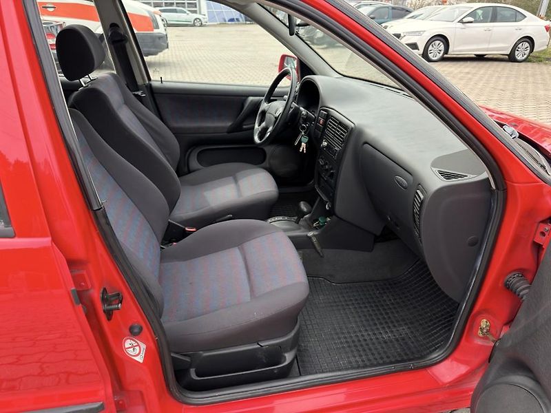 Volkswagen Polo 1.6i 55 kW automat, serviska - fotka 11 z 20