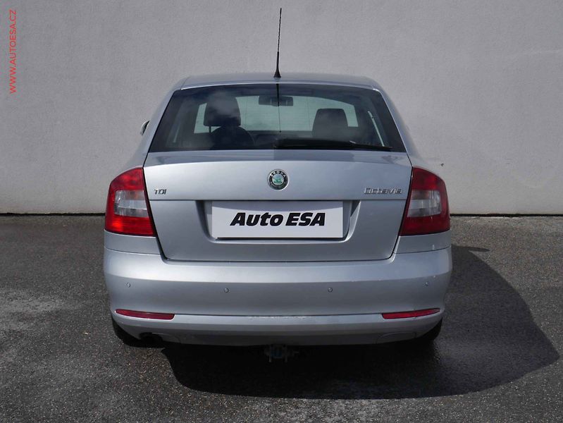 Škoda Octavia (2010) 1.6TDi, ČR, autoAC - fotka 5 z 24