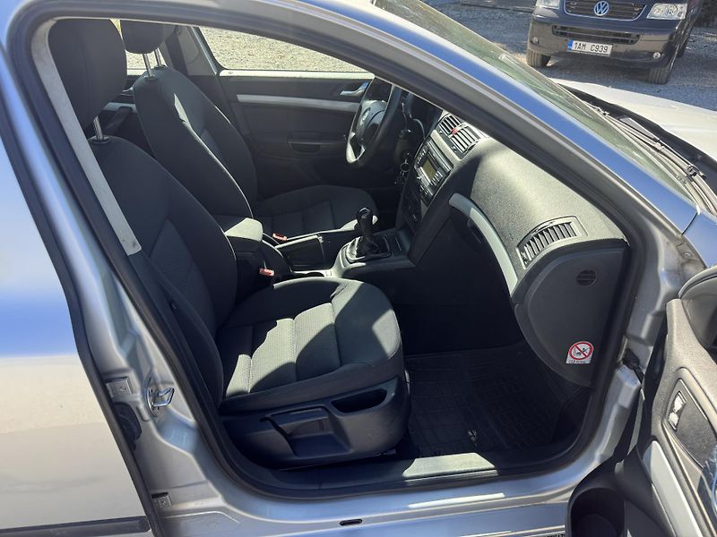 Škoda Octavia (2004) II, 1.6MPi,rezervace - fotka 20 z 32