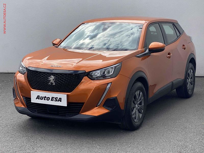 Peugeot 2008 (2021) 1.2 PT, 1.maj,ČR, Active, LED - fotka 3 z 17