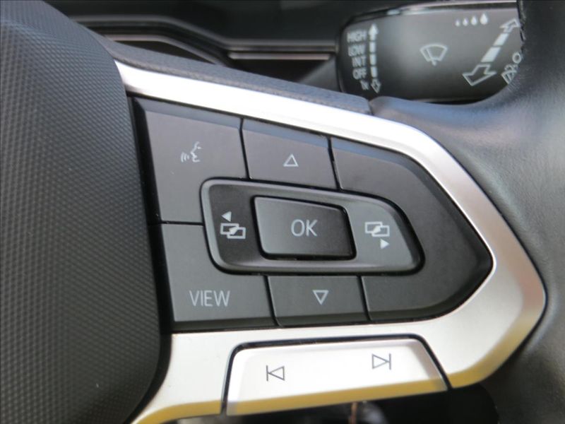 Volkswagen Polo 1,0 TSI 70kW Virtual+Digiklima - fotka 17 z 21