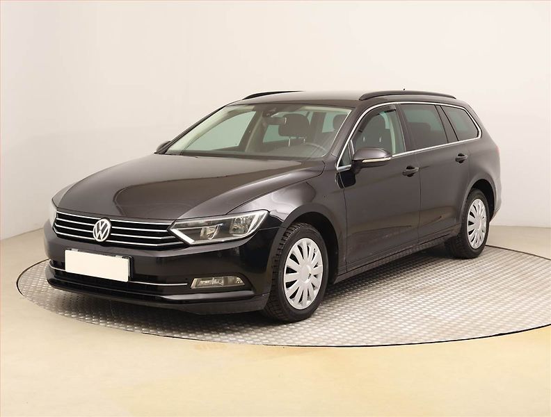 Volkswagen Passat (2015) 2.0 TDI, Navi, Tempomat - fotka 2 z 22