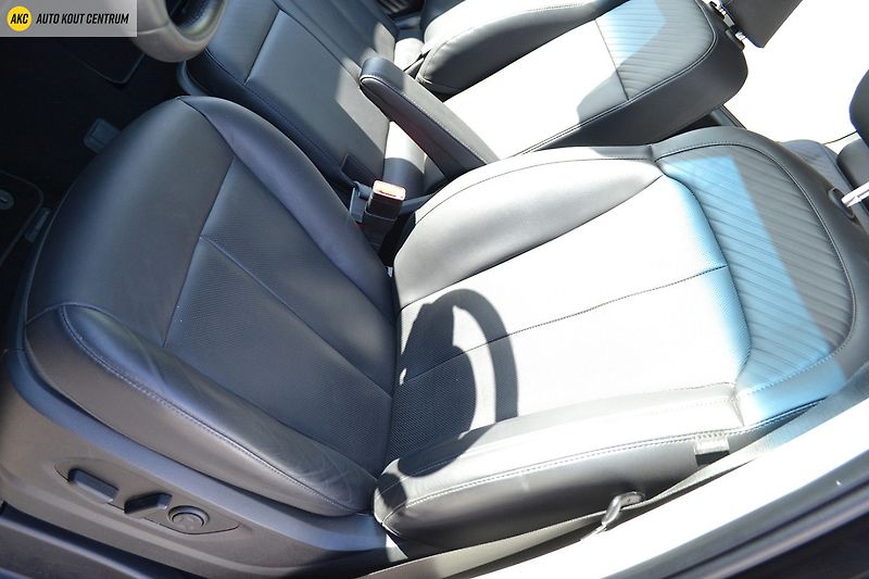 Hyundai Staria 1.6T-GDI HEV 225 PREMIUM EXECU - fotka 30 z 66