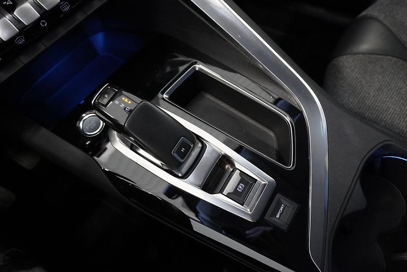 Peugeot 5008 1.6 E-THP ALLURE AUT. - fotka 19 z 32