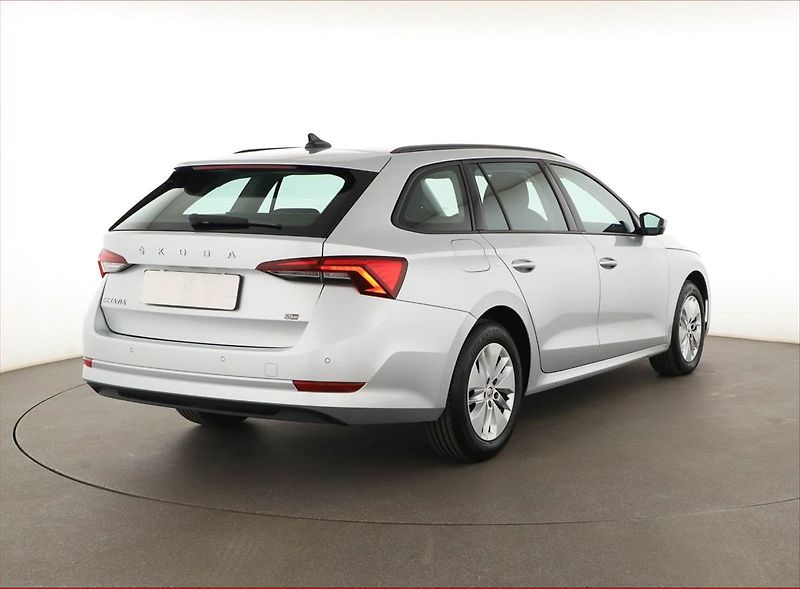 Škoda Octavia (2022) Ambition 2.0 TDI, ČR,1.maj - fotka 5 z 18
