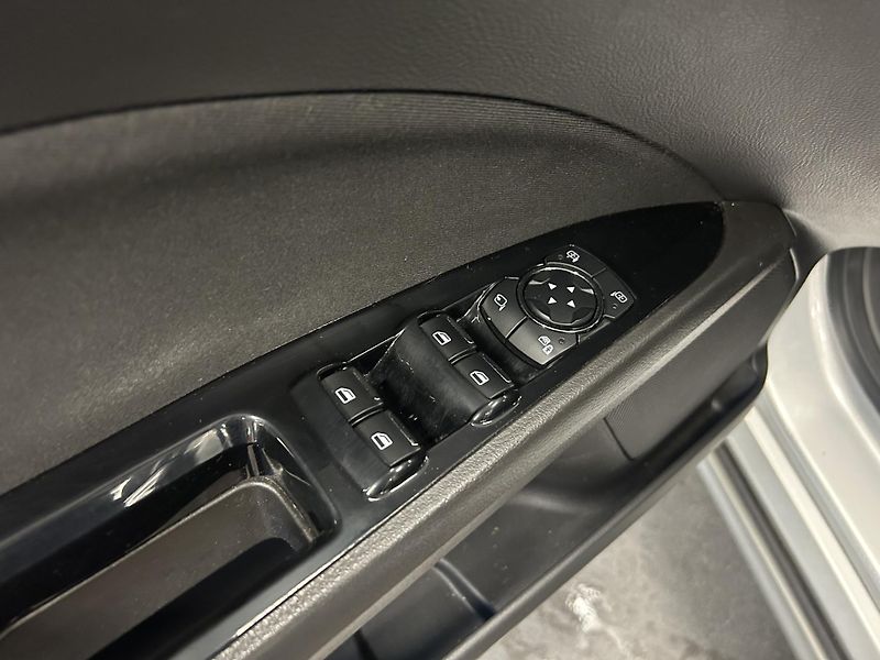 Ford Mondeo (2015) 2.0TDCi Aut Titanium LED 110kW - fotka 7 z 26