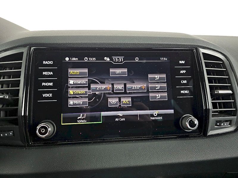 Škoda Karoq (2025) 1.5TSi 110kW DSG SPORTLINE TAŽ - fotka 20 z 35
