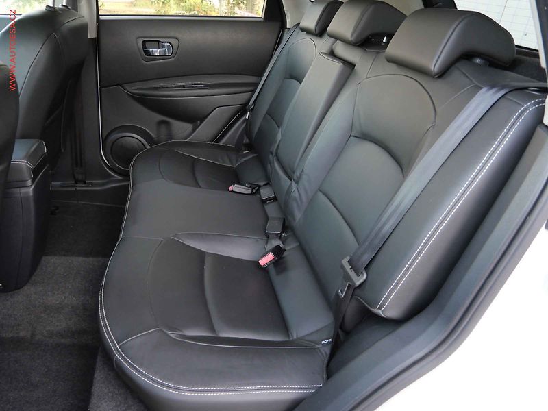 Nissan Qashqai (2012) 2.0i, Tekna, AT, xenon, panor - fotka 10 z 20